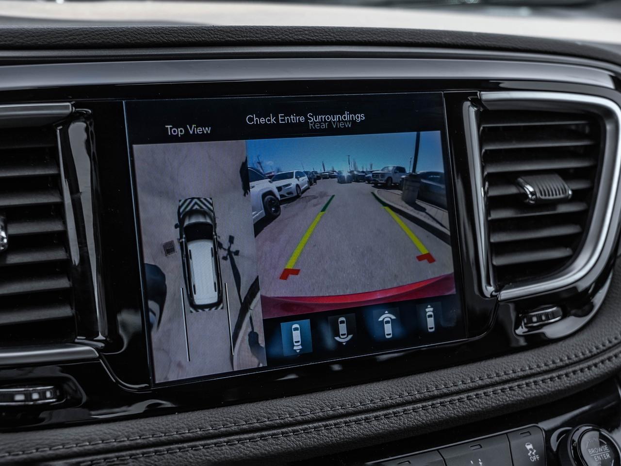 2020 Chrysler Pacifica Hybrid  Photo