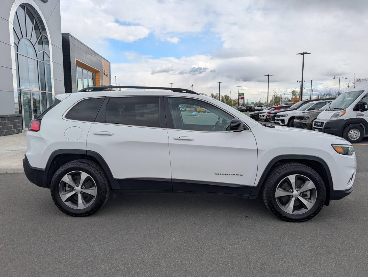 2022 Jeep Cherokee Limited NO ACCIDENTS Photo2