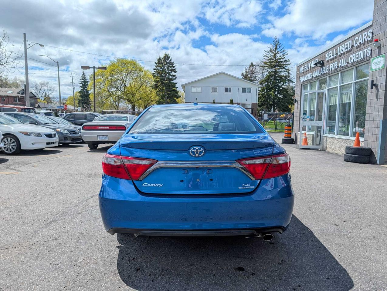 2016 Toyota Camry SE, 1 Owner, Low kms! Only 66500! Photo