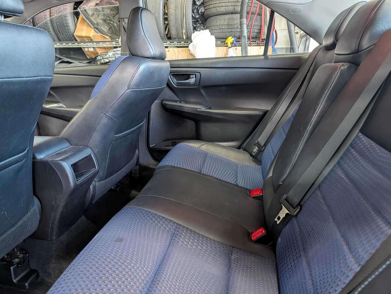 2016 Toyota Camry SE, 1 Owner, Low kms! Only 66500! Photo