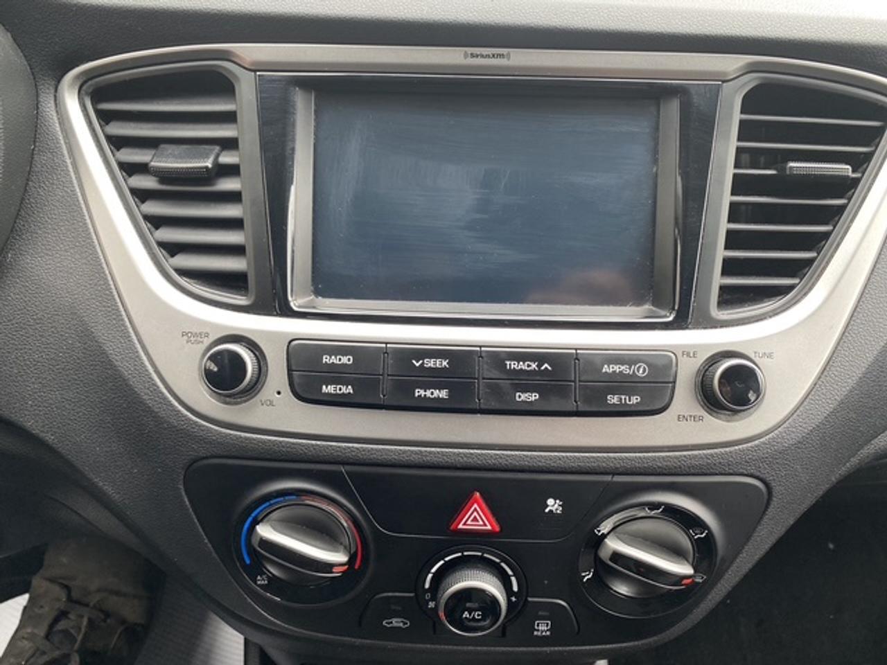 2019 Hyundai Accent SE Photo