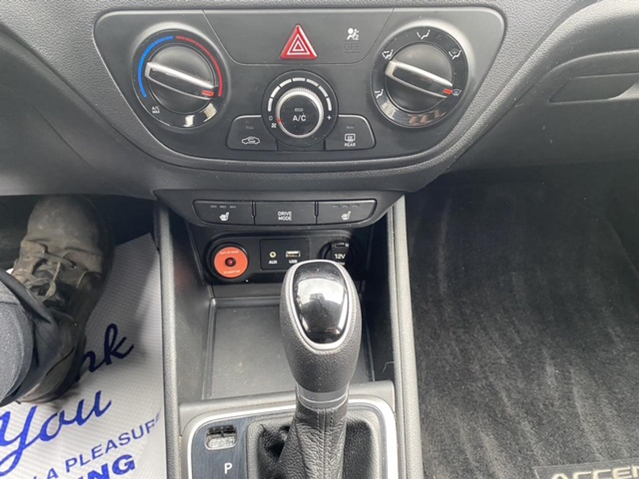 2019 Hyundai Accent SE Photo