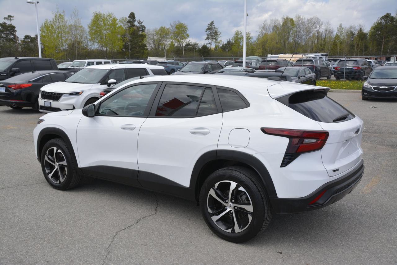 2024 Chevrolet Trax  Photo2