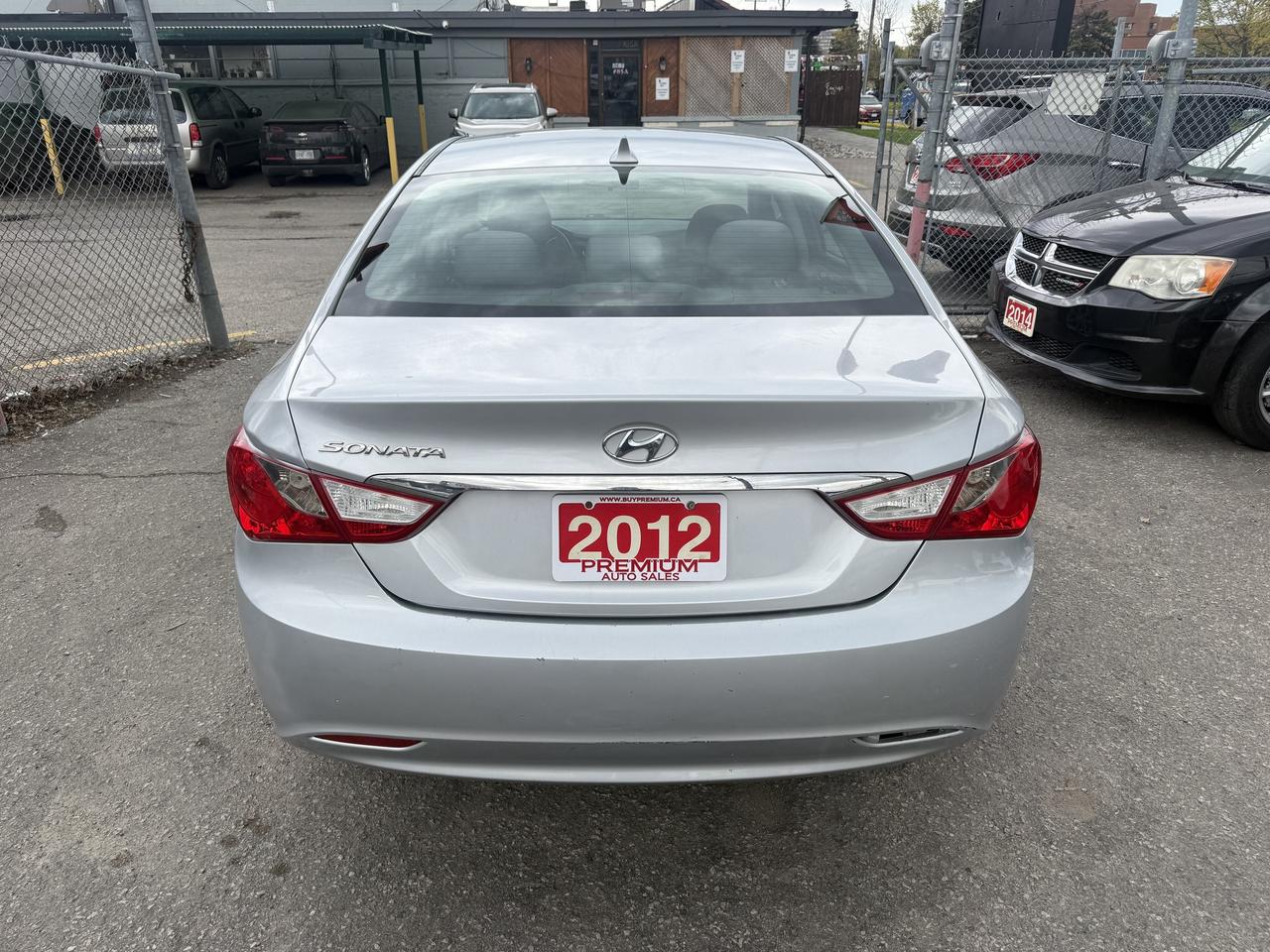 2012 Hyundai Sonata *** 3 YEAR WARRANTY INCLUDED *** Photo