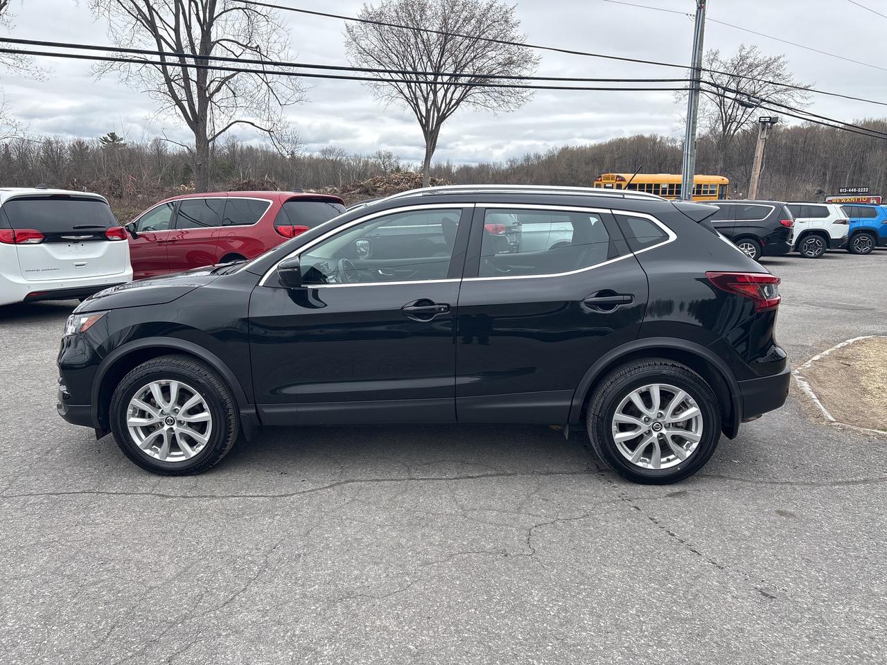 2023 Nissan Qashqai SV Photo3