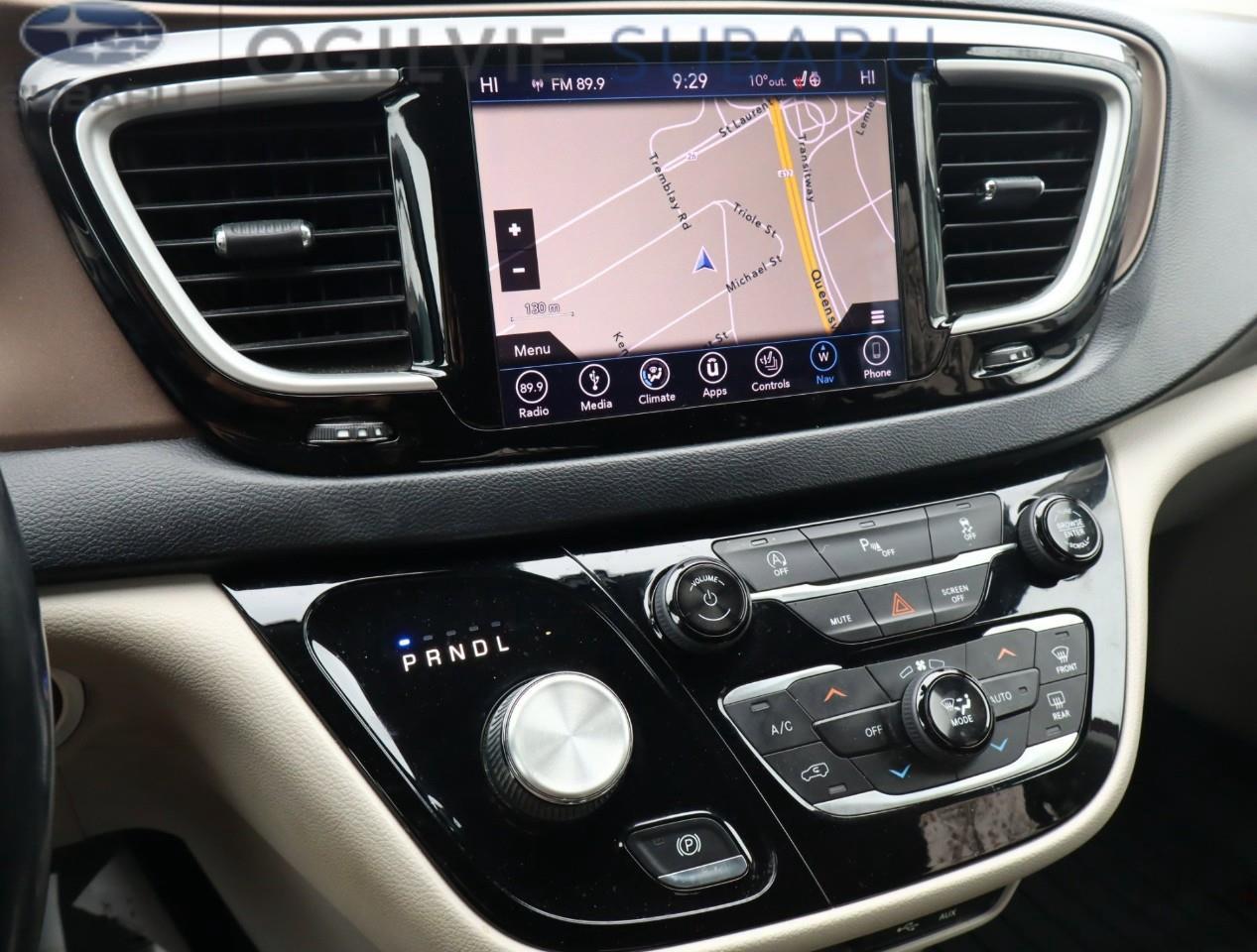 2019 Chrysler Pacifica Touring-L Passenger Van Photo3