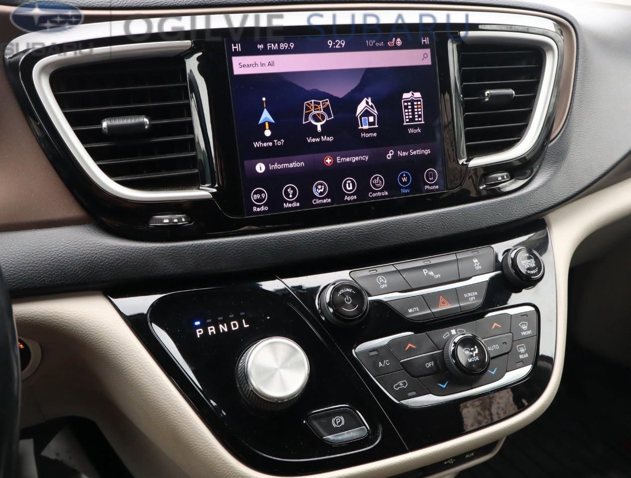 2019 Chrysler Pacifica Touring-L Passenger Van Photo