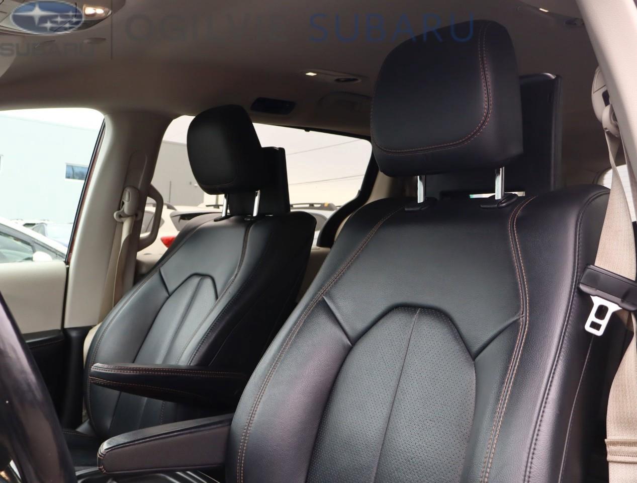 2019 Chrysler Pacifica Touring-L Passenger Van Photo