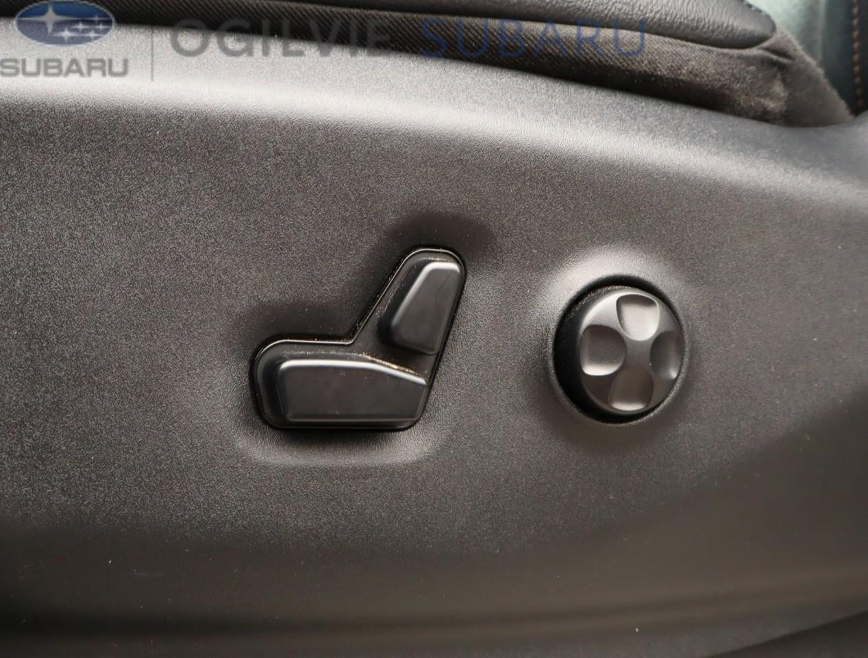 2019 Chrysler Pacifica Touring-L Passenger Van Photo