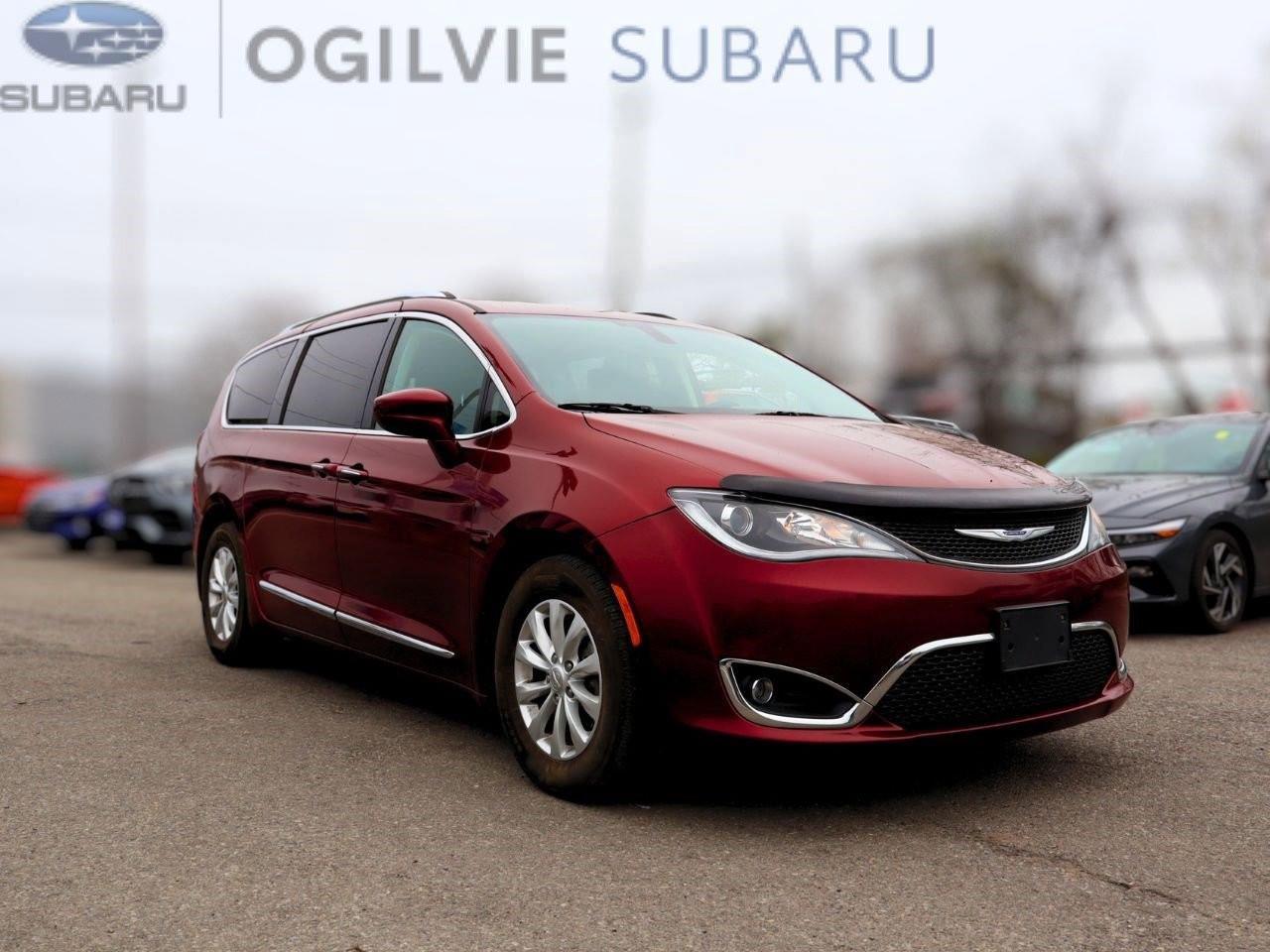 2019 Chrysler Pacifica Touring-L Passenger Van Photo