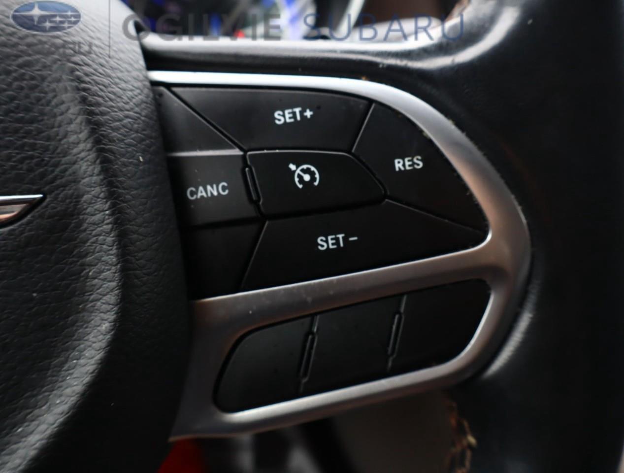 2019 Chrysler Pacifica Touring-L Passenger Van Photo