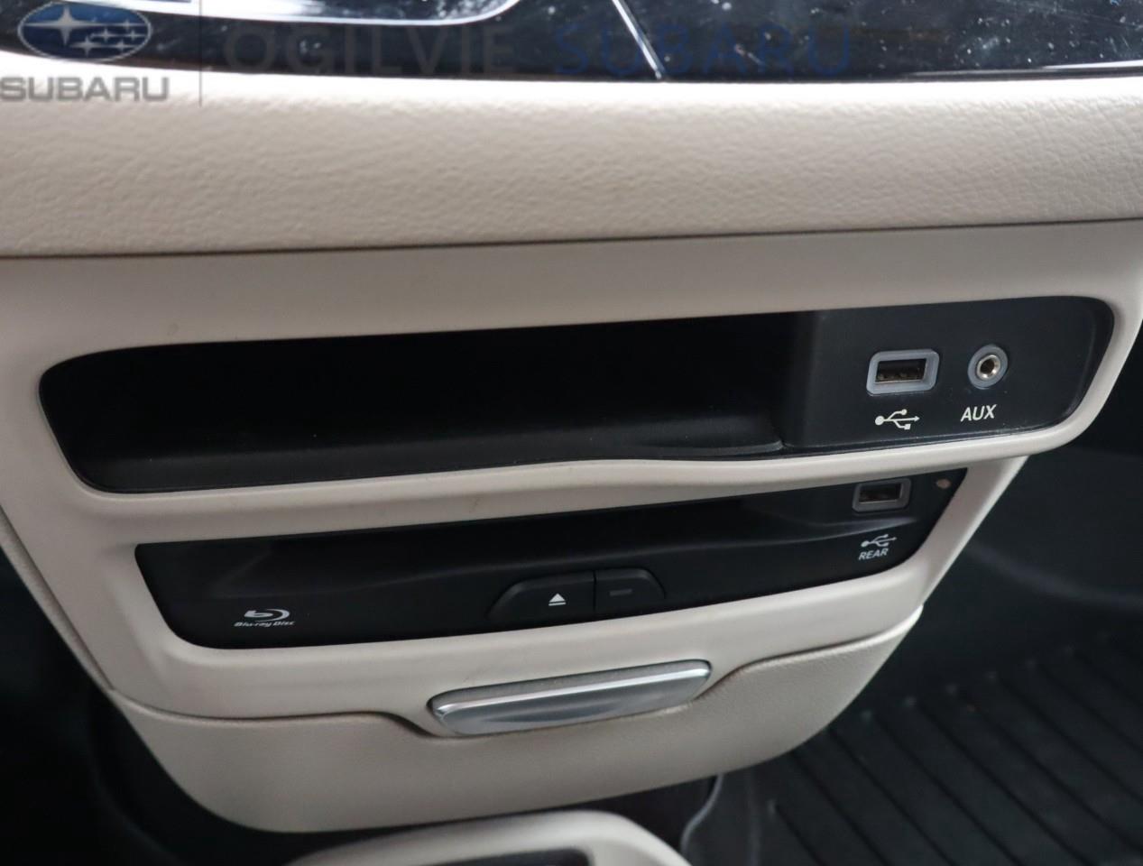 2019 Chrysler Pacifica Touring-L Passenger Van Photo