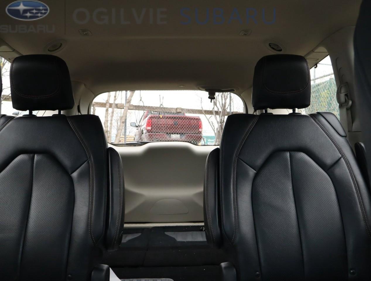 2019 Chrysler Pacifica Touring-L Passenger Van Photo