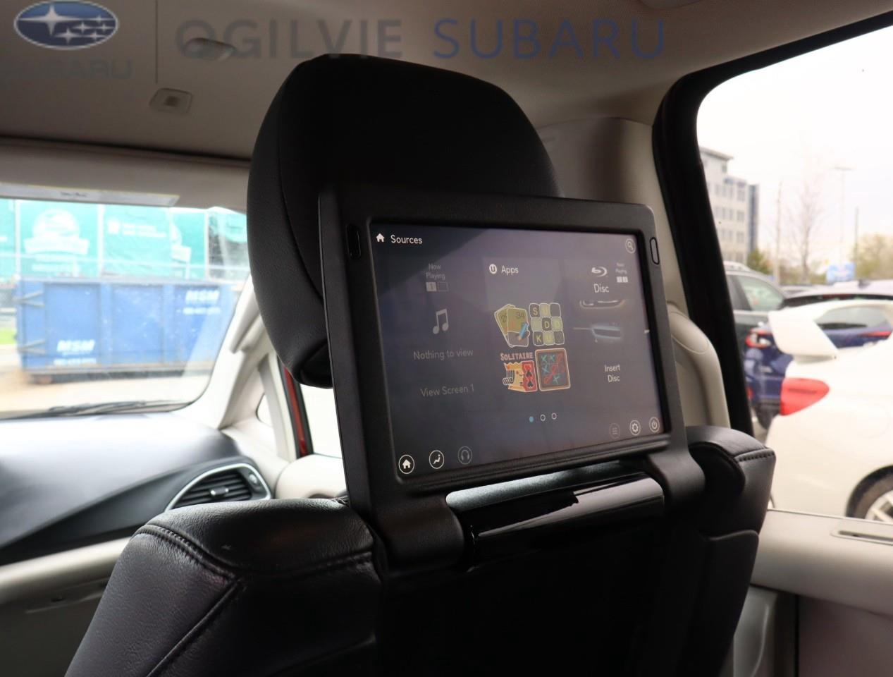 2019 Chrysler Pacifica Touring-L Passenger Van Photo