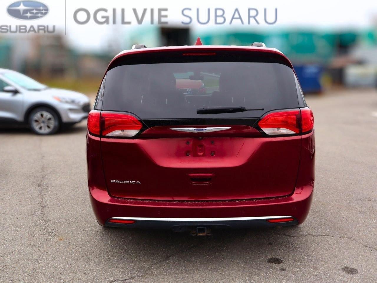 2019 Chrysler Pacifica Touring-L Passenger Van Photo