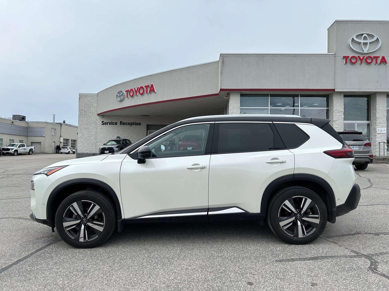 2023 Nissan Rogue SL   Moonroof Photo