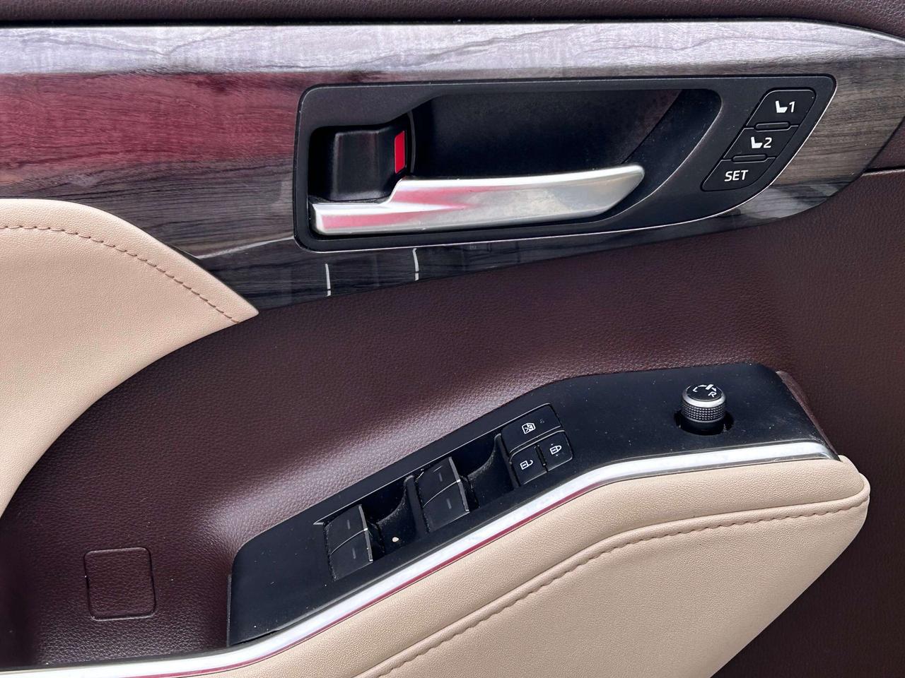 2020 Toyota Highlander LIMITED  Photo