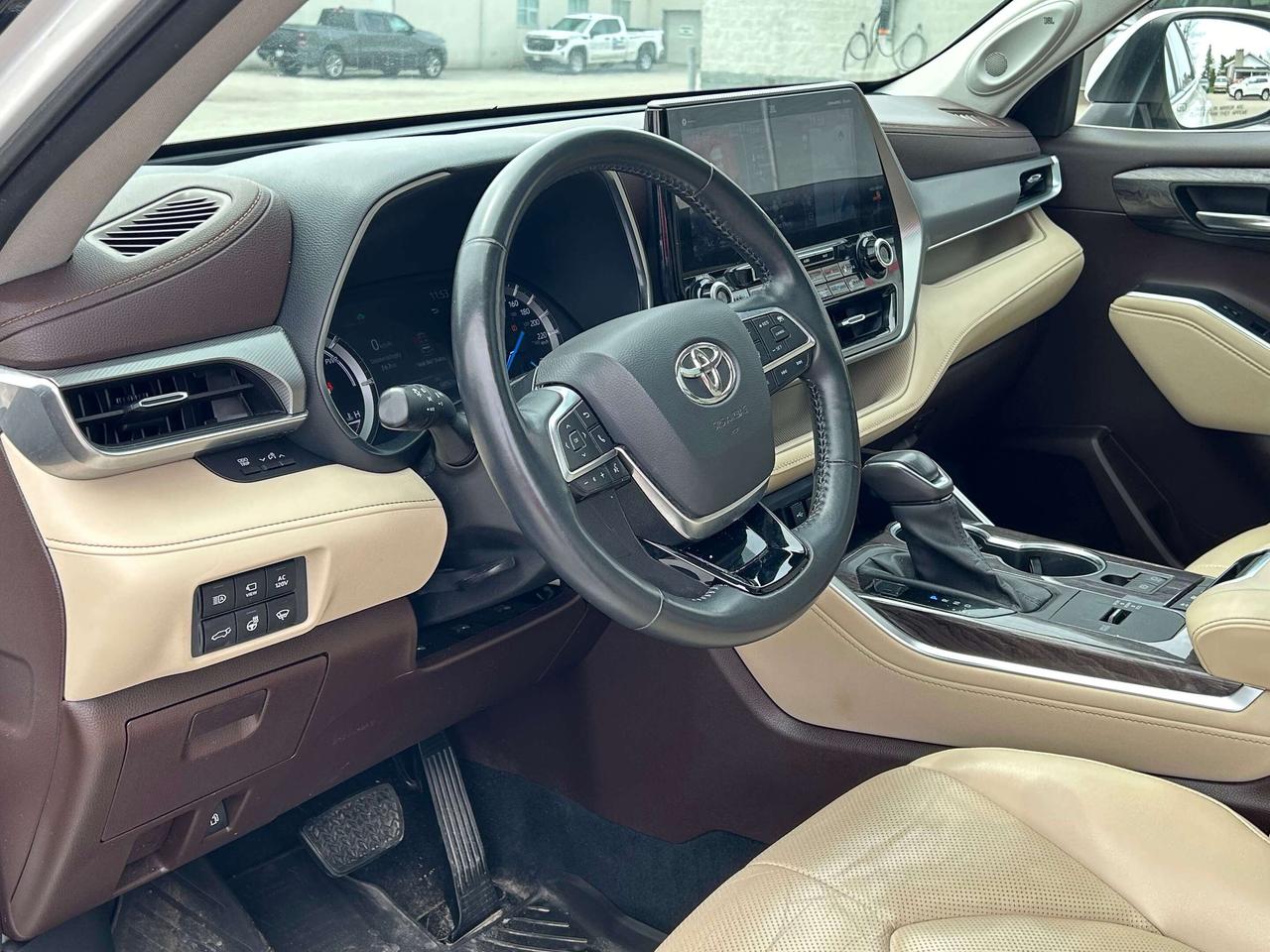 2020 Toyota Highlander LIMITED  Photo