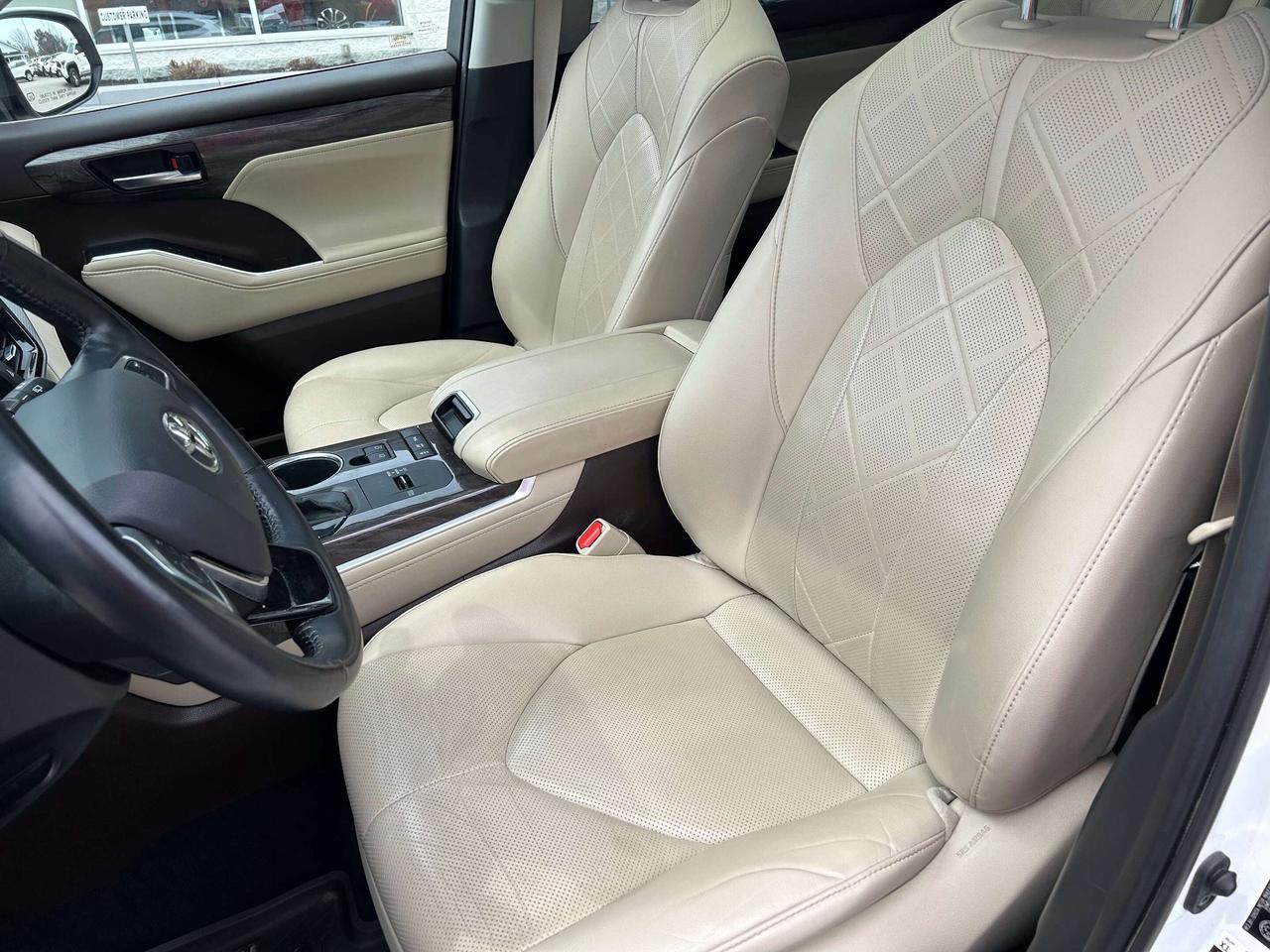 2020 Toyota Highlander LIMITED  Photo