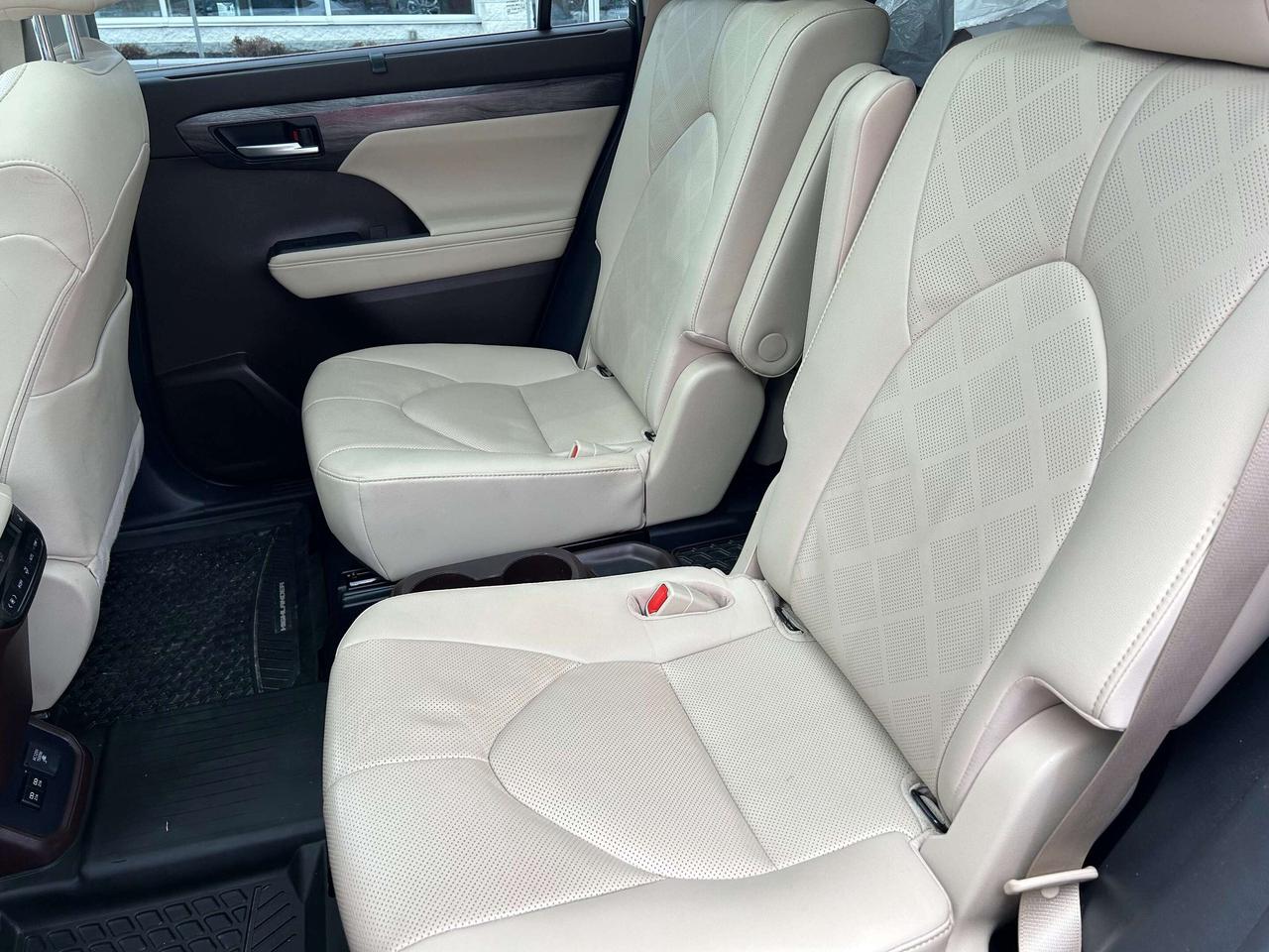 2020 Toyota Highlander LIMITED  Photo