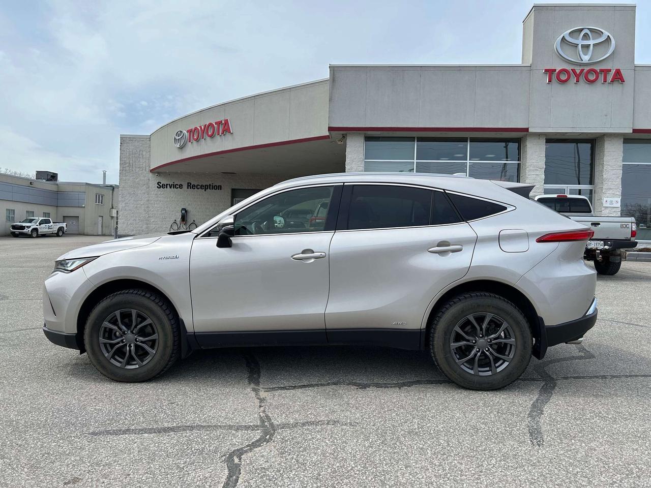 2021 Toyota Venza XLE Photo