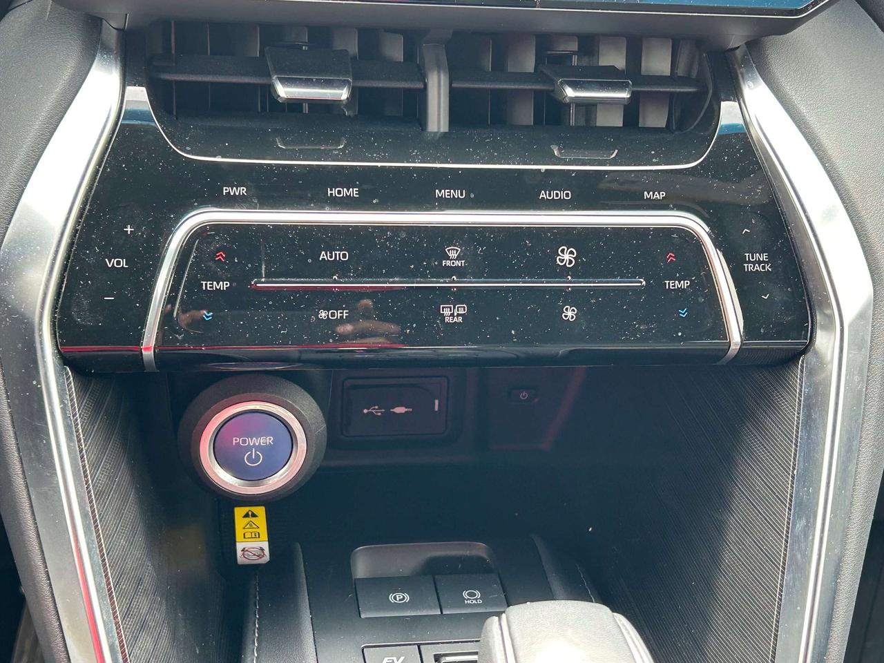 2021 Toyota Venza XLE Photo