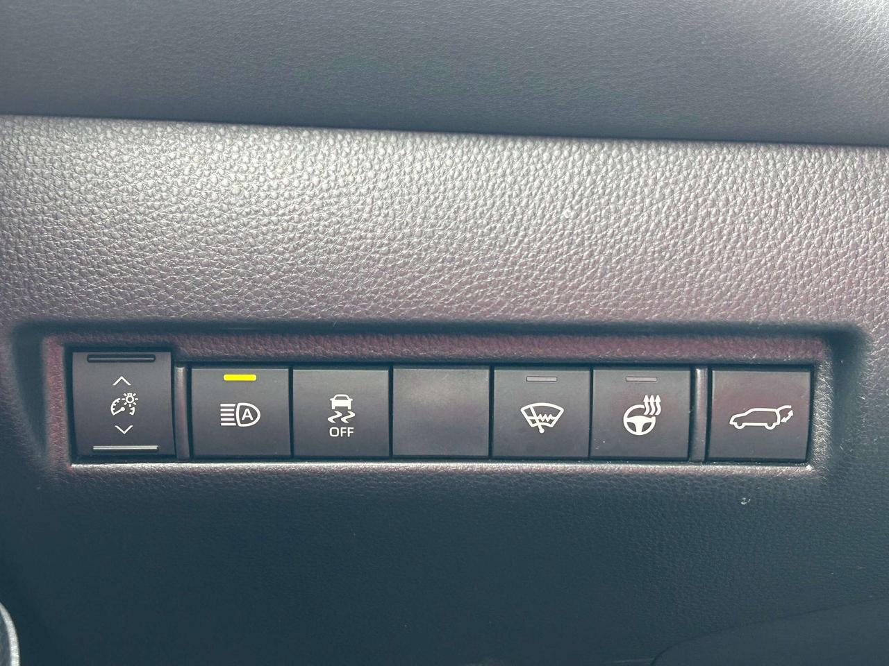 2021 Toyota Venza XLE Photo