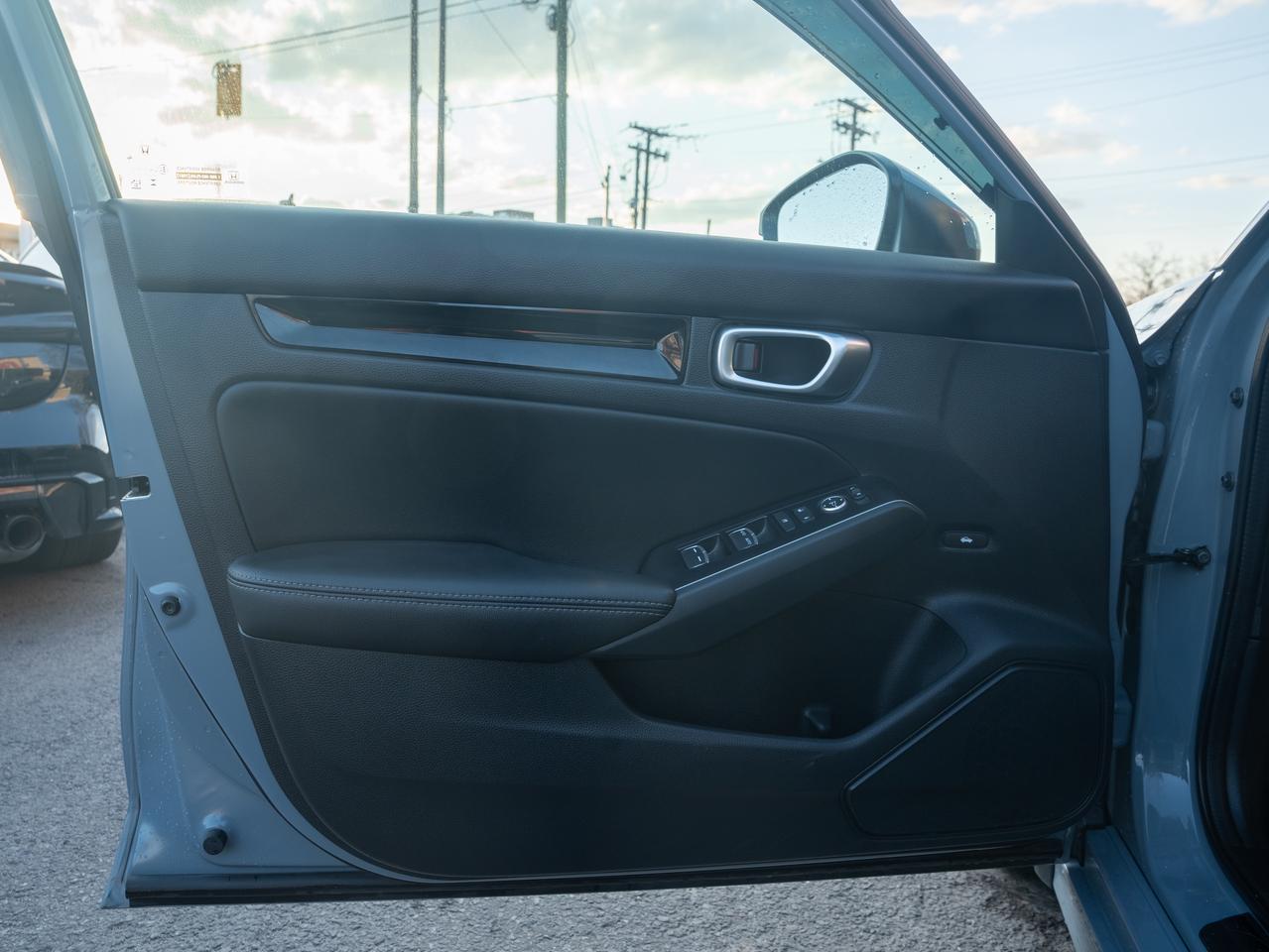 2023 Honda Civic Touring | NO Accidents | 2 Sets of Wheels Photo