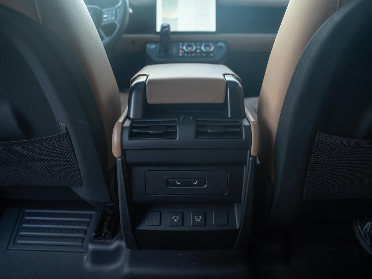 2025 Land Rover Defender 110 | X-Dynamic SE | Caraway Interior Photo