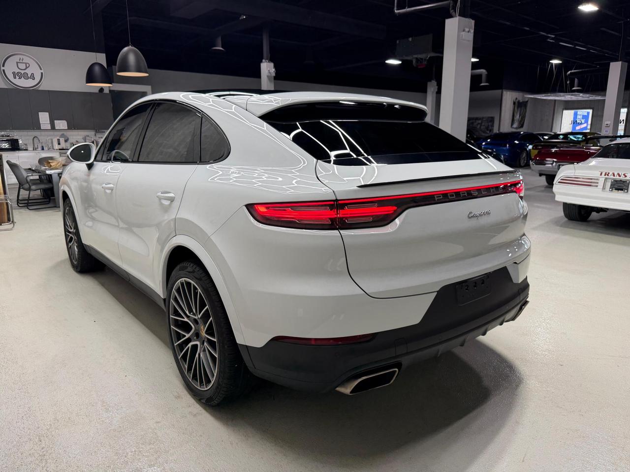 2020 Porsche Cayenne Coupe AWD Photo4