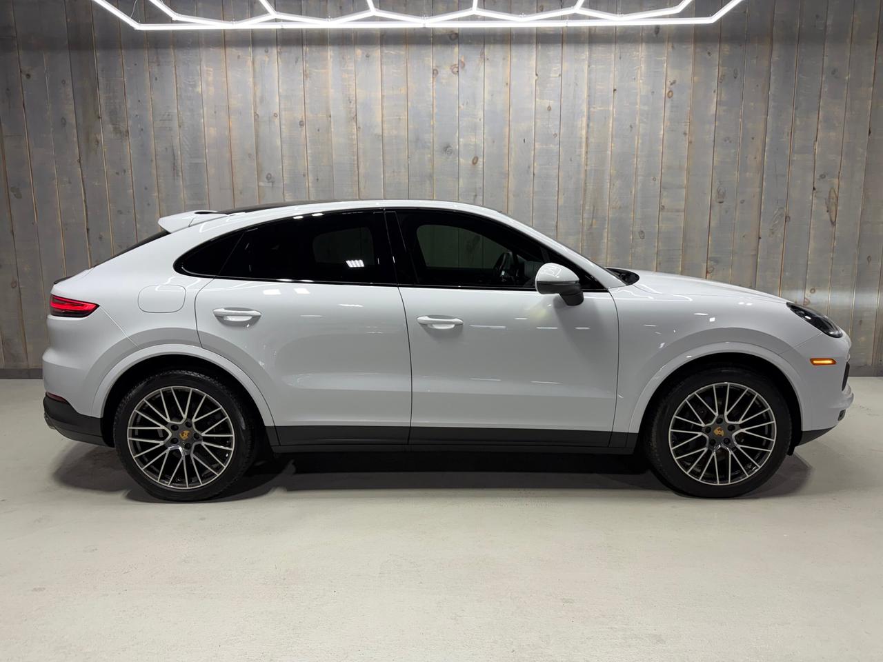 2020 Porsche Cayenne Coupe AWD Photo