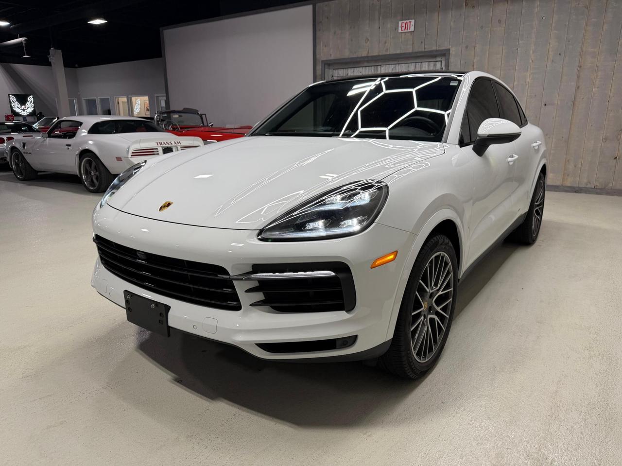 2020 Porsche Cayenne Coupe AWD Photo3