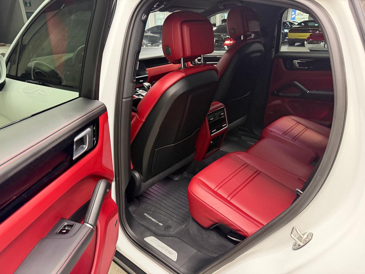 2020 Porsche Cayenne Coupe AWD Photo