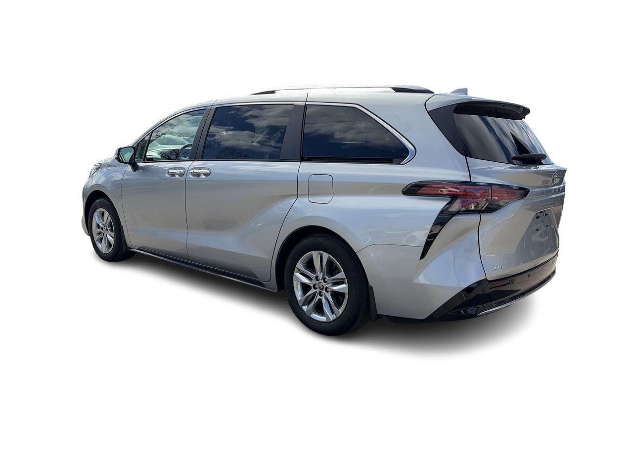 2022 Toyota Sienna Limited 7-Passenger 2 Tire Sets   7 Lthr Seats   3 Photo
