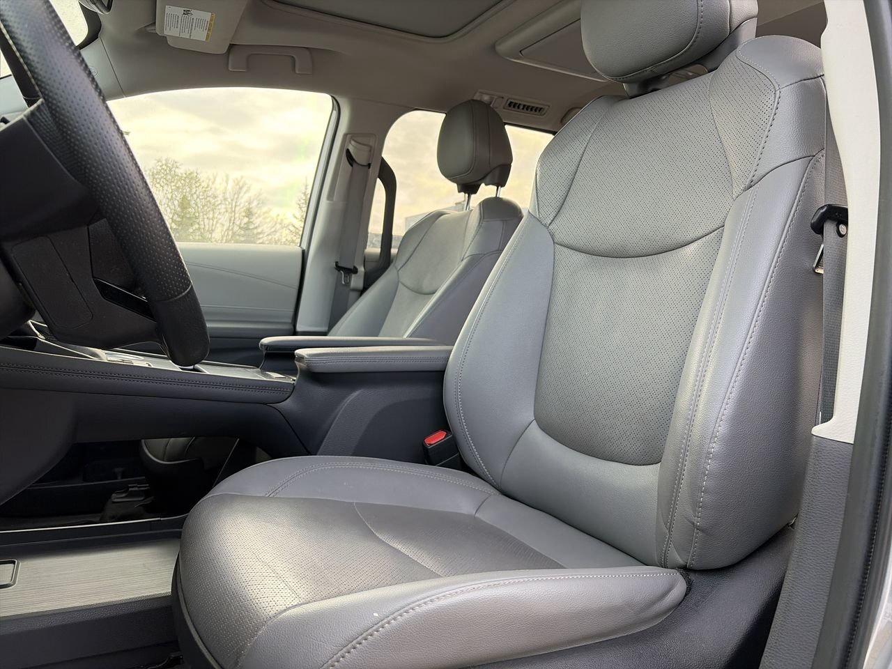 2022 Toyota Sienna Limited 7-Passenger 2 Tire Sets   7 Lthr Seats   3 Photo