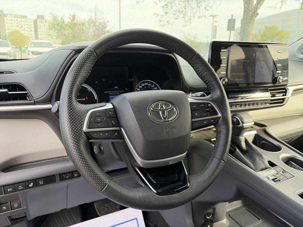 2022 Toyota Sienna Limited 7-Passenger 2 Tire Sets   7 Lthr Seats   3 Photo