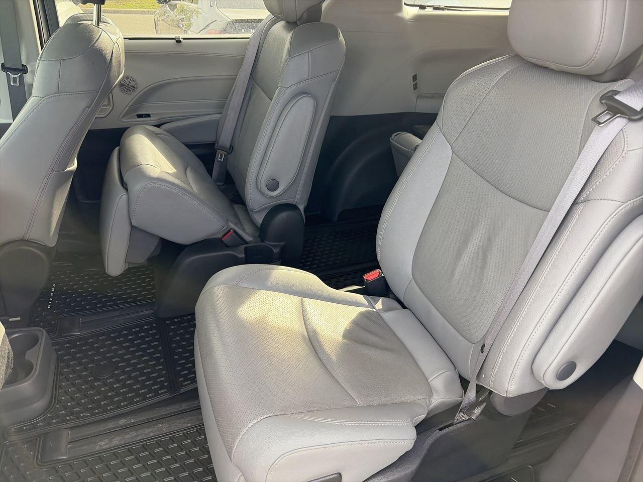2022 Toyota Sienna Limited 7-Passenger 2 Tire Sets   7 Lthr Seats   3 Photo