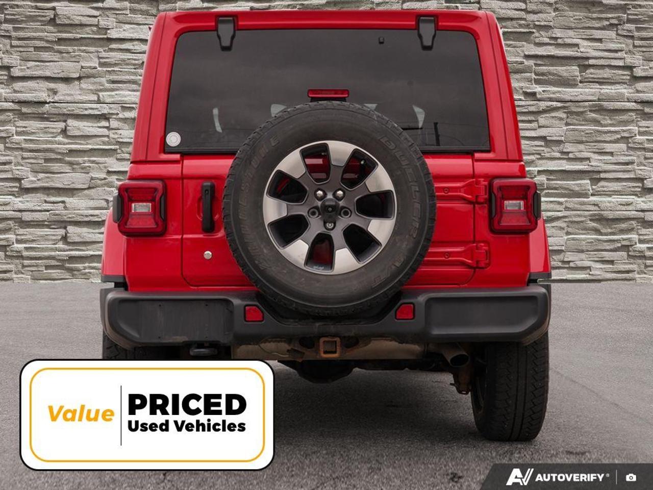 2018 Jeep WRANGLER UNLIMITED Sahara 4dr 4x4 Photo4