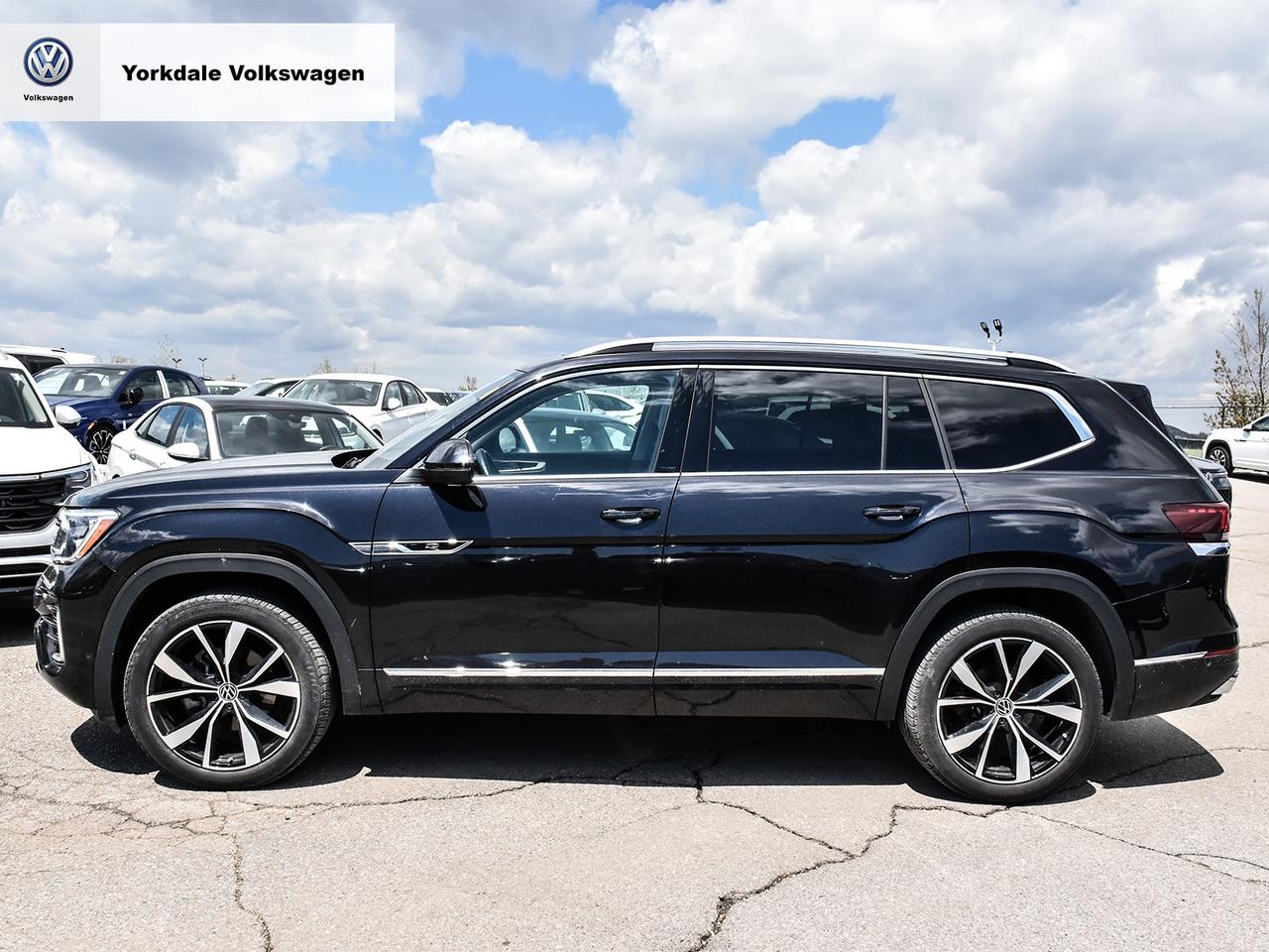 2024 Volkswagen Atlas EXECLINE Photo