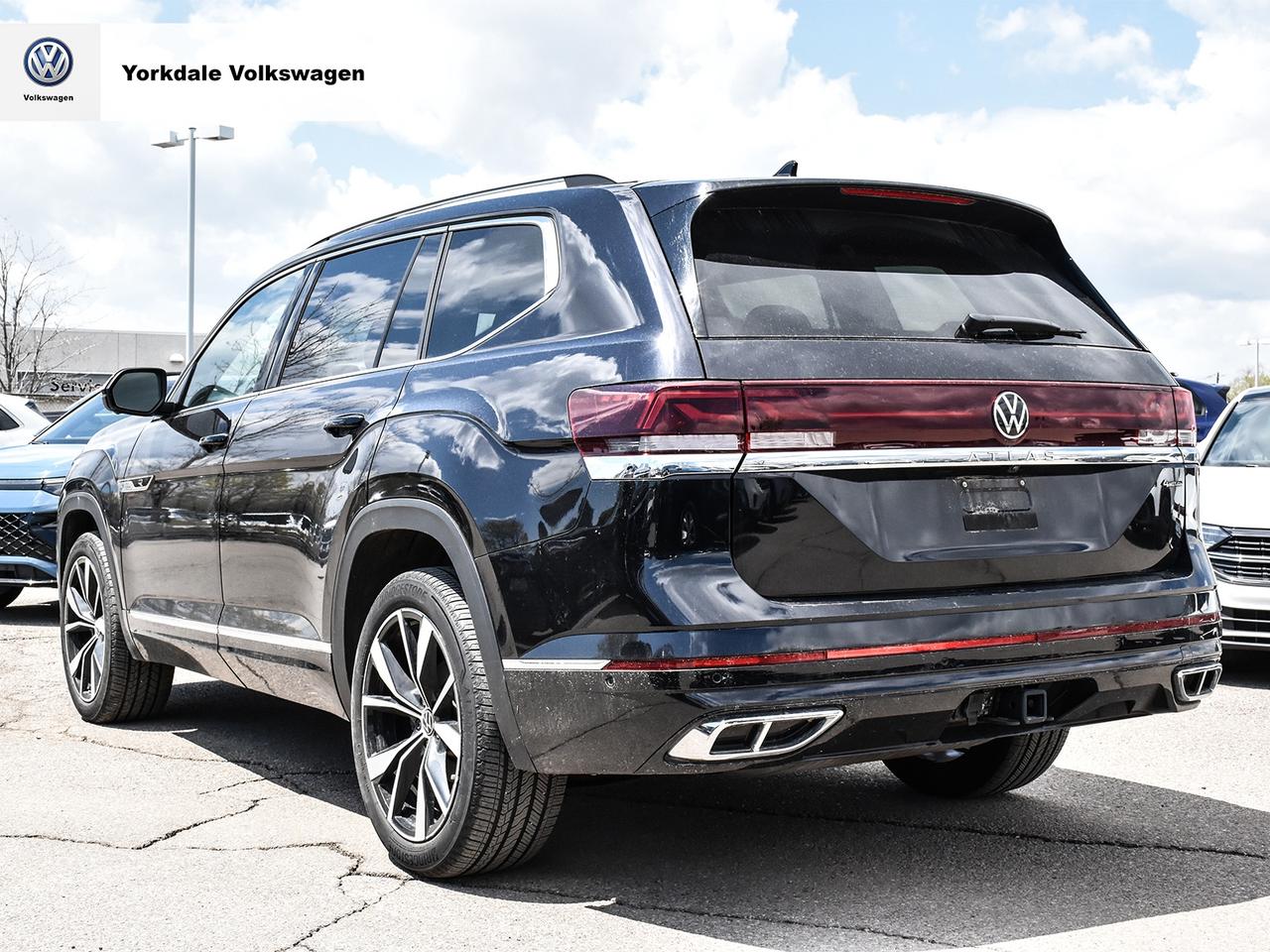 2024 Volkswagen Atlas EXECLINE Photo3