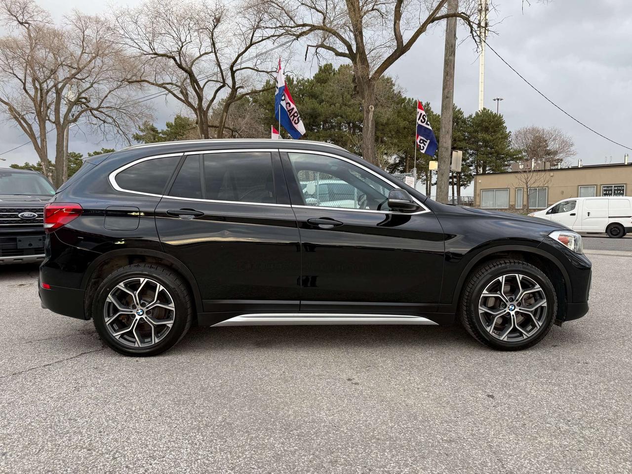 2020 BMW X1 X-Drive l Pano Roof l Navi l AWD l 2 Keys l 2.0T Photo
