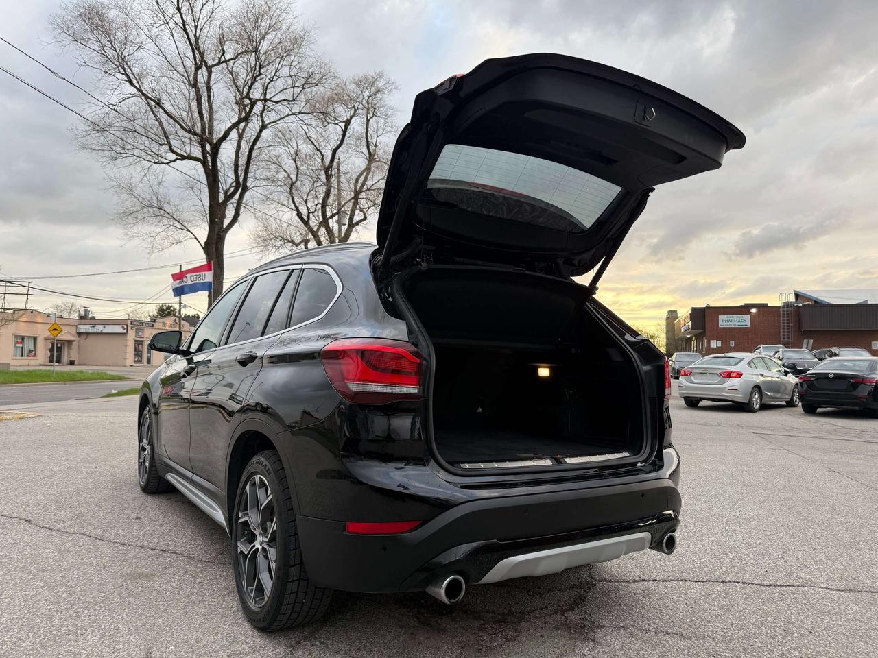 2020 BMW X1 X-Drive l Pano Roof l Navi l AWD l 2 Keys l 2.0T Photo