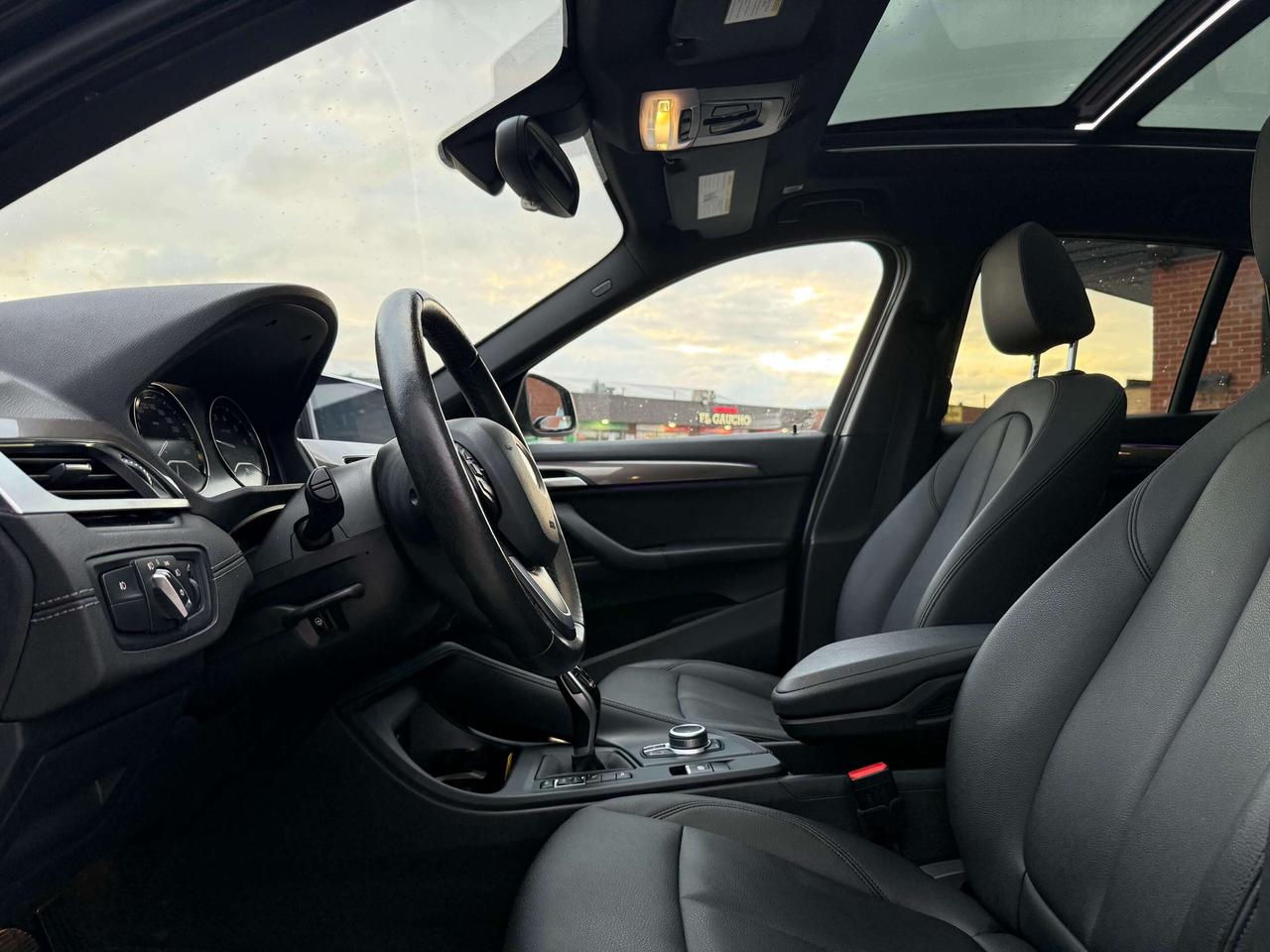 2020 BMW X1 X-Drive l Pano Roof l Navi l AWD l 2 Keys l 2.0T Photo