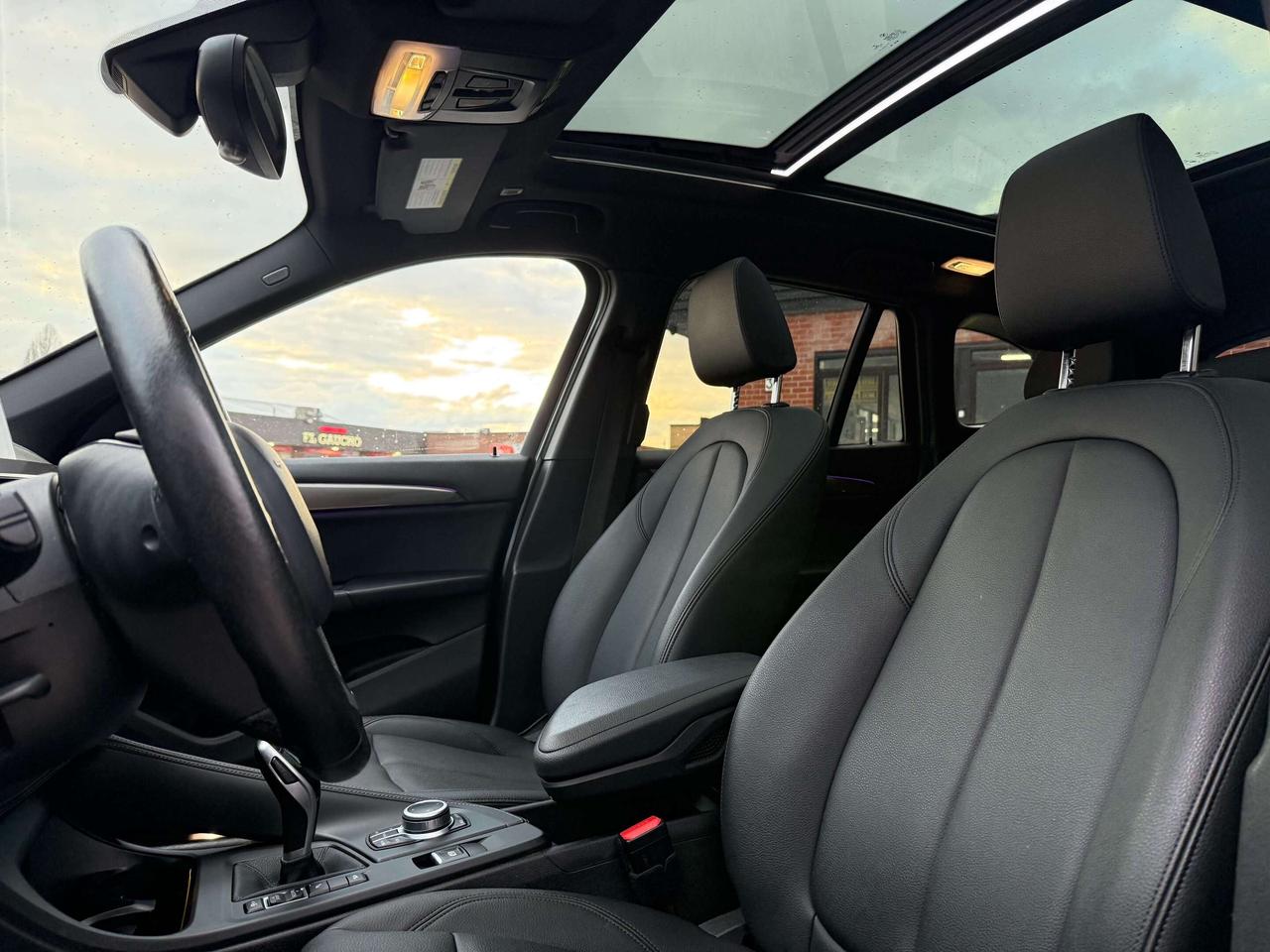 2020 BMW X1 X-Drive l Pano Roof l Navi l AWD l 2 Keys l 2.0T Photo