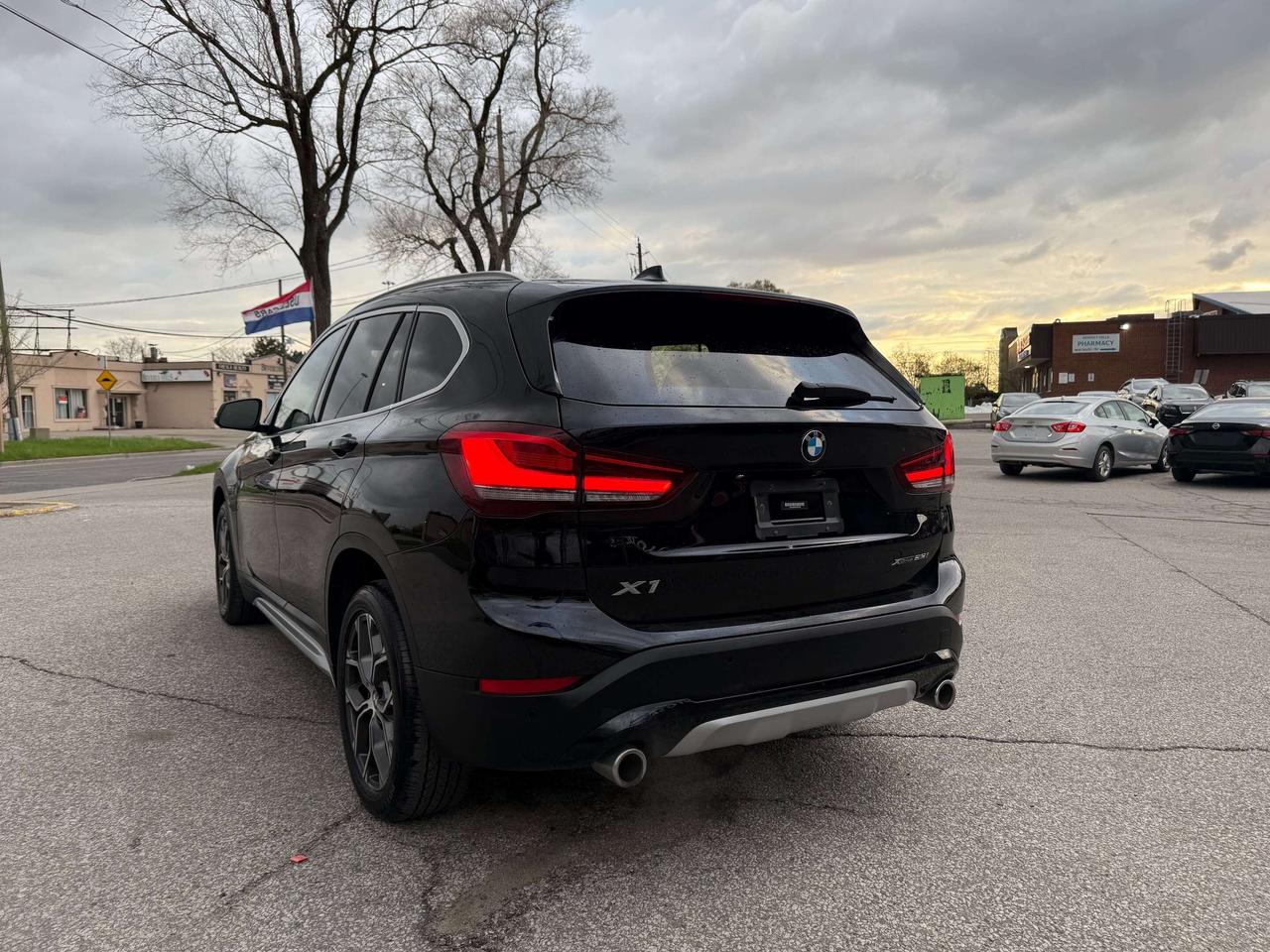 2020 BMW X1 No Accidents l AWD l Pano Roof l 2 Keys l Photo