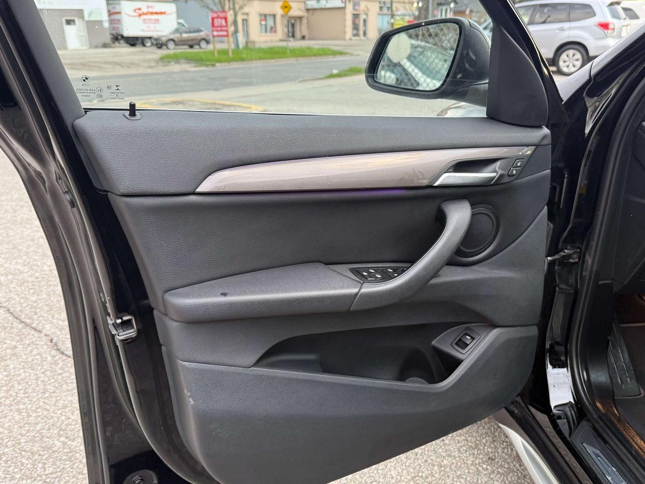 2020 BMW X1 No Accidents l AWD l Pano Roof l 2 Keys l Photo