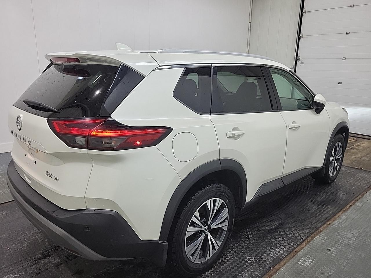 2021 Nissan Rogue SV l AWD l Moonroof l 4Cyl l Gas l Remote Start Photo