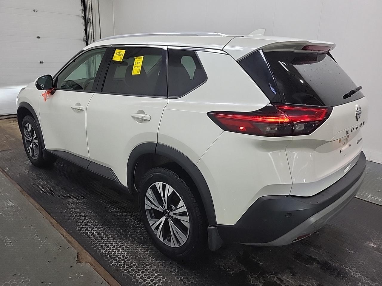 2021 Nissan Rogue SV l AWD l Moonroof l 4Cyl l Gas l Remote Start Photo
