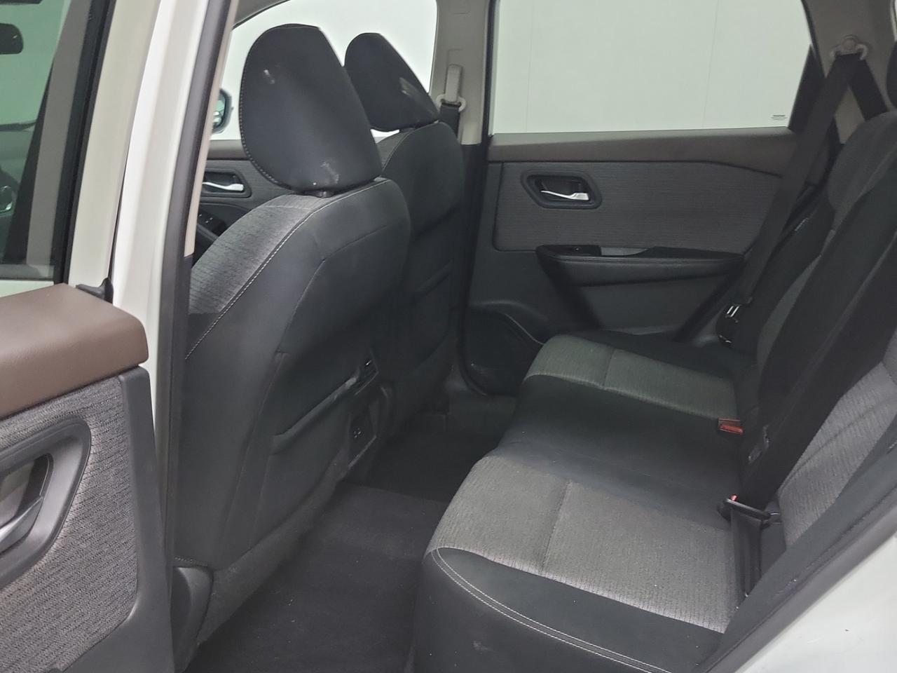 2021 Nissan Rogue SV l AWD l Moonroof l 4Cyl l Gas l Remote Start Photo