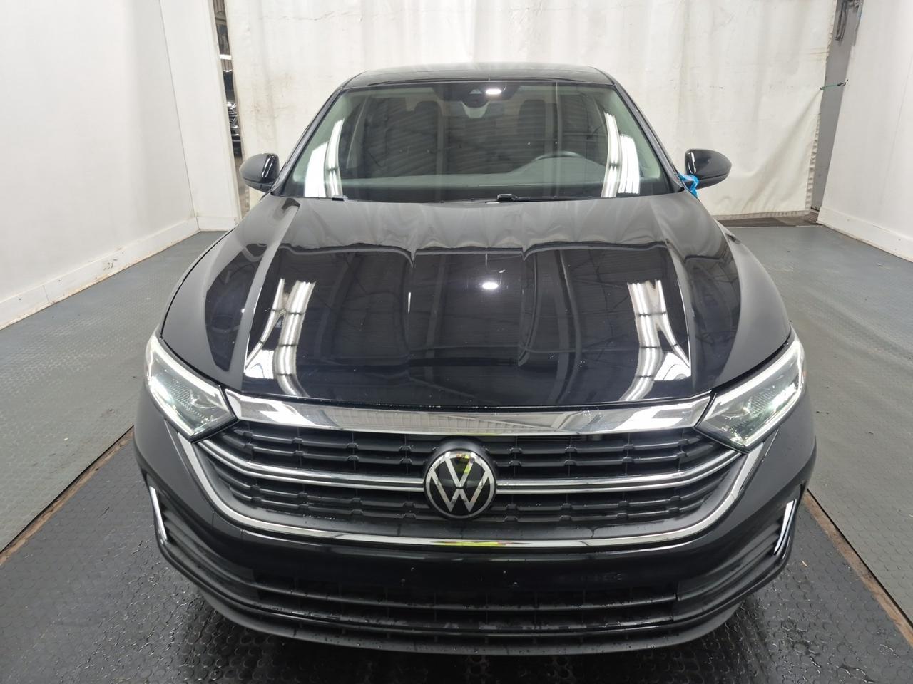 2024 Volkswagen Jetta Volkswagen Warranty l Highline l FWD l 1.5L l 4Cyl Photo